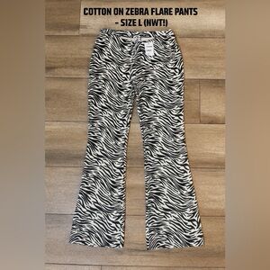 Cotton On Zebra Flare Pants – Size L (NWT!)
Super trendy high-rise flare pants.